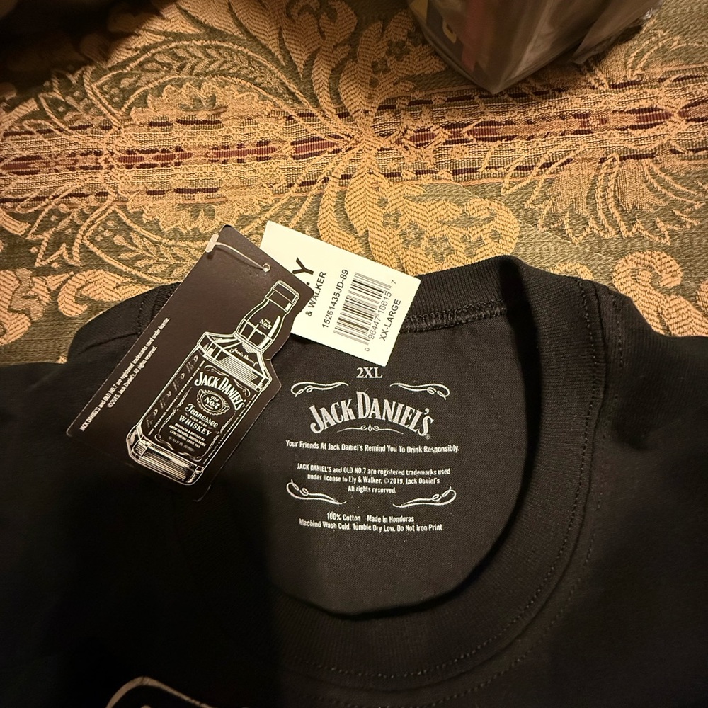 Jack Daniel's Black Sleeveless Men’s Shirt with White Logo - Picture 3 of 3